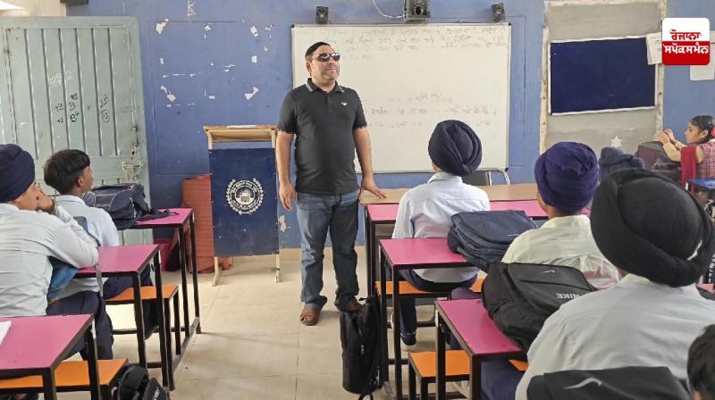 A teacher who himself lives a dark life is bringing light into the lives of his students. A teacher who himself lives a dark life is bringing light into the lives of his students.