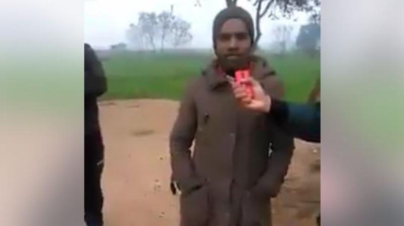 ਕਾਵਾਂ ਦੀ ਆਵਾਜ਼ ਕੱਢ ਕੇ ਸੈਂਕੜੇ ਕਾਂ ਇਕੱਠੇ ਕਰ ਲੈਂਦੈ ਇਹ ਸਖ਼ਸ਼ ਕਾਵਾਂ ਦੀ ਆਵਾਜ਼ ਕੱਢ ਕੇ ਸੈਂਕੜੇ ਕਾਂ ਇਕੱਠੇ ਕਰ ਲੈਂਦੈ ਇਹ ਸਖ਼ਸ਼