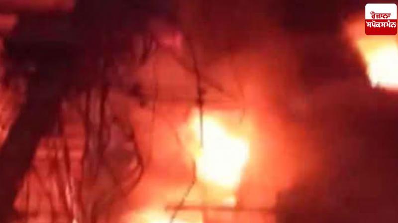 2 people died in a fire at a scrap yard in Delhi's Pitampura