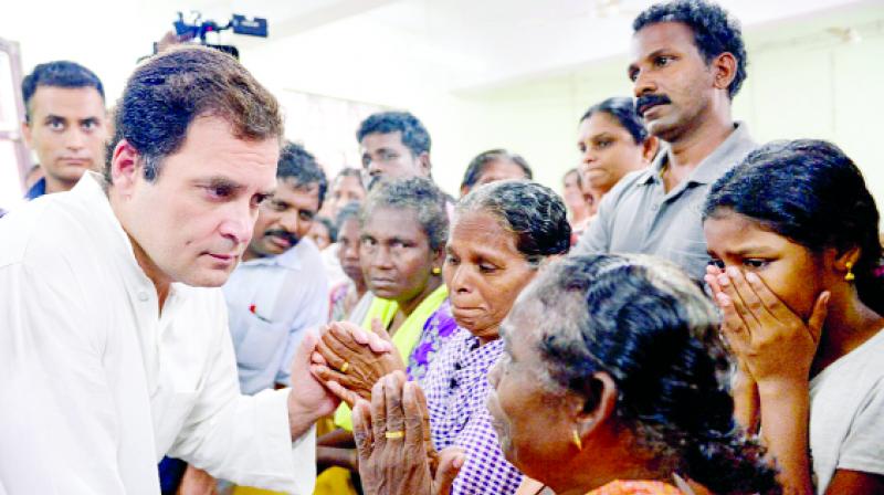 Rahul's visit to flood affected areas of Kerala, discussions with victims
