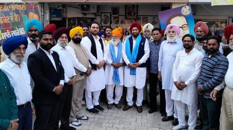 RESERVATION CHOR PHADDO-PAKKA MORCHA ENDS BLOCKADE AT MOHALI AFTER THE INTERVENTION OF PUNJAB CM RESERVATION CHOR PHADDO-PAKKA MORCHA ENDS BLOCKADE AT MOHALI AFTER THE INTERVENTION OF PUNJAB CM