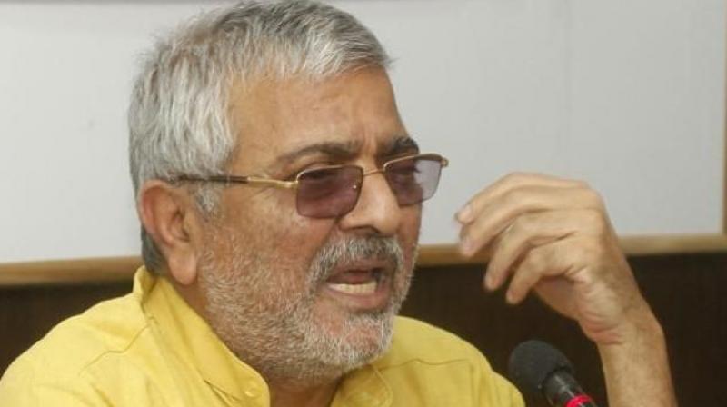 Dr. Dharmaveer Gandhi Dr. Dharmaveer Gandhi