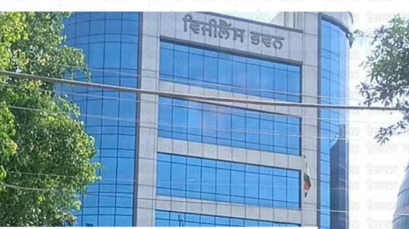 Bella Vista developer Prashant Manjrekar arrested from Mumbai by Vigilance Bureau in Pearls scam Bella Vista developer Prashant Manjrekar arrested from Mumbai by Vigilance Bureau in Pearls scam