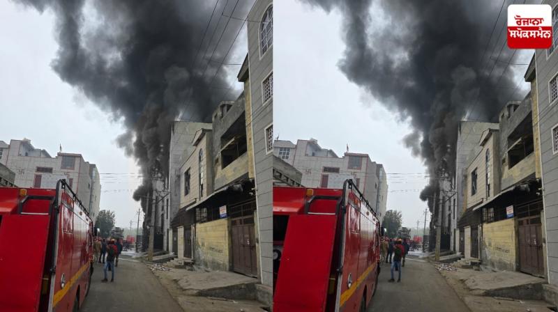 Fire breaks out in Bawana industrial area of Delhi Fire breaks out in Bawana industrial area of Delhi