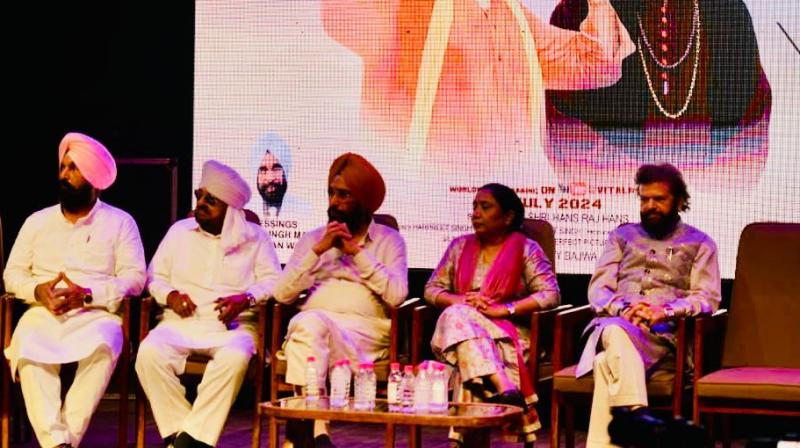 ਕੈਬਨਿਟ ਮੰਤਰੀ ਡਾ. ਬਲਜੀਤ ਕੌਰ ਪੰਜਾਬ ਕਲਾ ਭਵਨ ਚੰਡੀਗੜ੍ਹ ਵਿਖੇ ਹੋਏ ਸਮਾਗਮ ਦੌਰਾਨ ਕੈਬਨਿਟ ਮੰਤਰੀ ਡਾ. ਬਲਜੀਤ ਕੌਰ ਪੰਜਾਬ ਕਲਾ ਭਵਨ ਚੰਡੀਗੜ੍ਹ ਵਿਖੇ ਹੋਏ ਸਮਾਗਮ ਦੌਰਾਨ