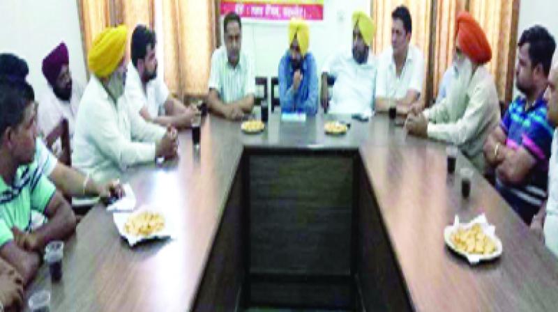 Kuldeep Singh During Awareness Meeting With Shopkeepers Kuldeep Singh During Awareness Meeting With Shopkeepers