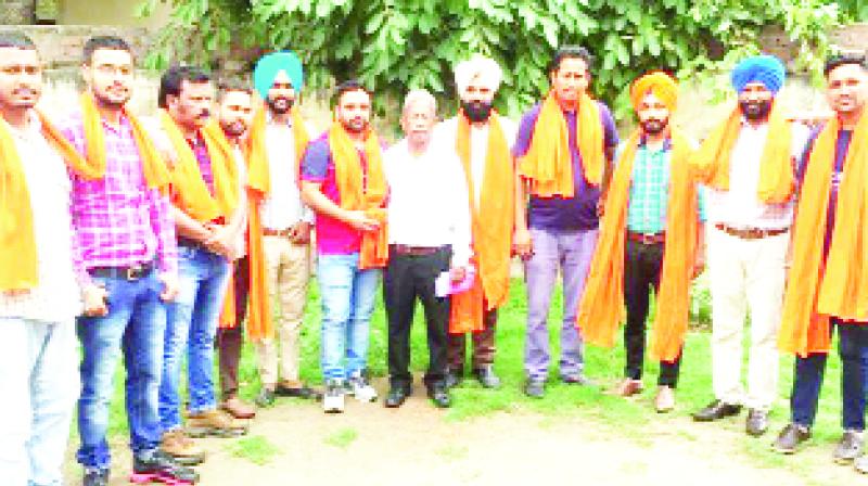 Surinder Kumar Guru Honors Newly Elected Office Bearers Surinder Kumar Guru Honors Newly Elected Office Bearers