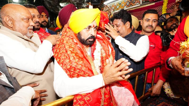  On the occasion of Maha Shivaratri, CM Punjab,  Bhagwant Mann, visited shri Devi Talab Mandir Jalandhar