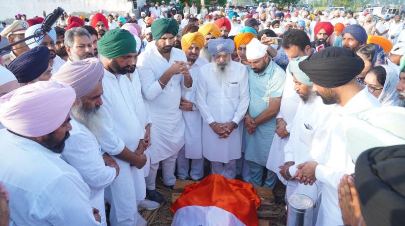 PPC president attended the funeral of block president Baljinder Singh Balli in Moga PPC president attended the funeral of block president Baljinder Singh Balli in Moga