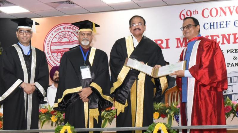 Vice President Venkaiah Naidu conferred degrees on 1128 candidates Vice President Venkaiah Naidu conferred degrees on 1128 candidates