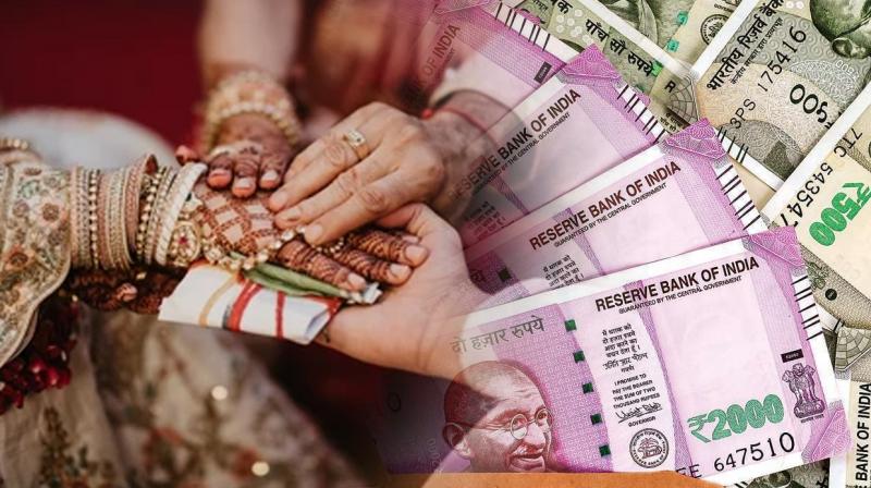 Modi govt giving Rs 72000 to married couples