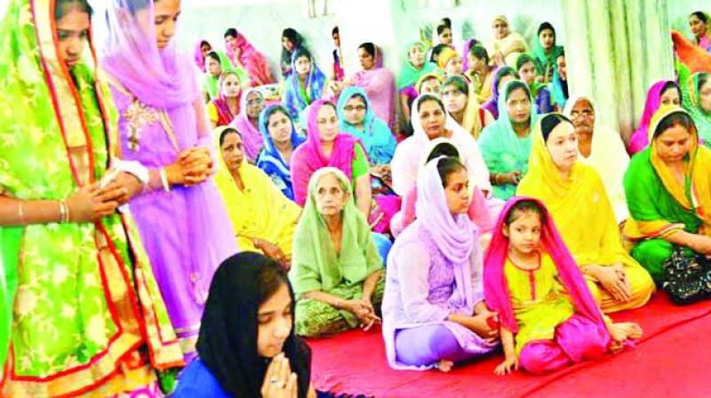 Sikh Women in Pakistan Sikh Women in Pakistan