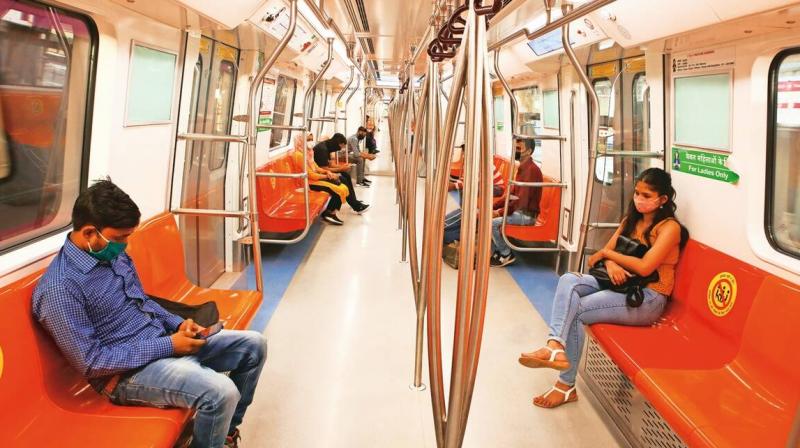 Restrictions on Delhi Metro lifted, people will be able to travel standing up from Monday Restrictions on Delhi Metro lifted, people will be able to travel standing up from Monday