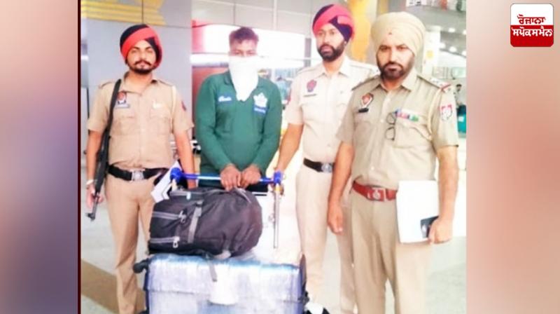 The youth was arrested on Delhi Airport News The youth was arrested on Delhi Airport News