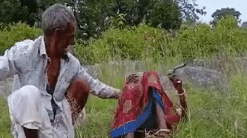 Calling himself God, a person killed an elderly woman, punched her in the chest Calling himself God, a person killed an elderly woman, punched her in the chest