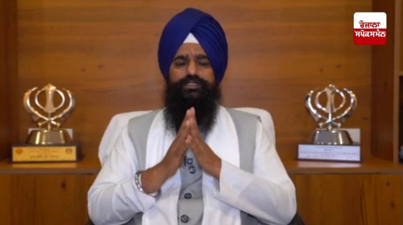 Jathedar of Takht Sri Keshgarh Sahib Giani Kuldeep Singh Gargajj extended New Year greetings to the devotees. Jathedar of Takht Sri Keshgarh Sahib Giani Kuldeep Singh Gargajj extended New Year greetings to the devotees.