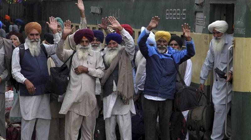 Sikh pilgrims reach Pakistan