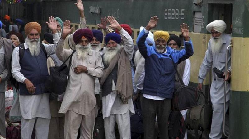 Sikh pilgrims reach Pakistan Sikh pilgrims reach Pakistan