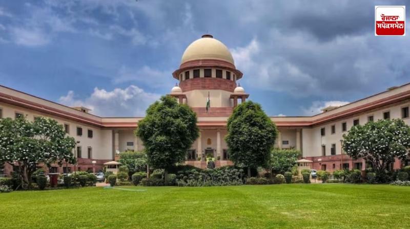 Supreme Court's big decision on Aadhaar card, said - it is not a valid document to determine age Supreme Court's big decision on Aadhaar card, said - it is not a valid document to determine age