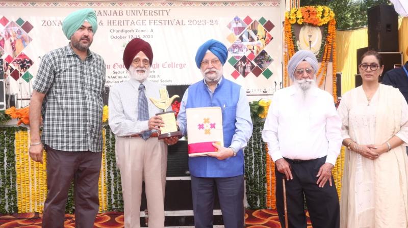 Union Minister Hardeep Puri visited SGGS College on the second day of PU Zonal Youth and Heritage Festival. Union Minister Hardeep Puri visited SGGS College on the second day of PU Zonal Youth and Heritage Festival.
