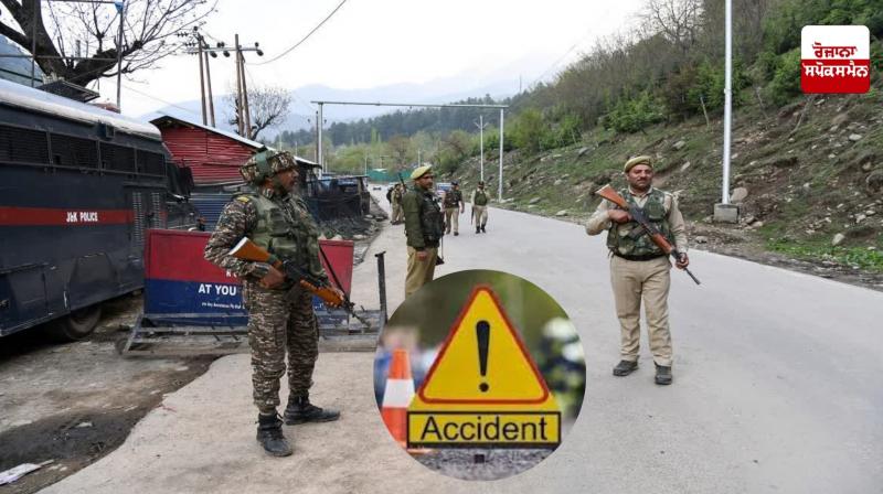 Army vehicle falls into gorge in Ramban, Jammu and Kashmir, three soldiers die Army vehicle falls into gorge in Ramban, Jammu and Kashmir, three soldiers die