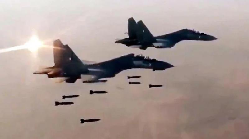 Indian Air Force: Sukhoi and Rafale to roar near China border, Air Force display after Tawang clash Indian Air Force: Sukhoi and Rafale to roar near China border, Air Force display after Tawang clash