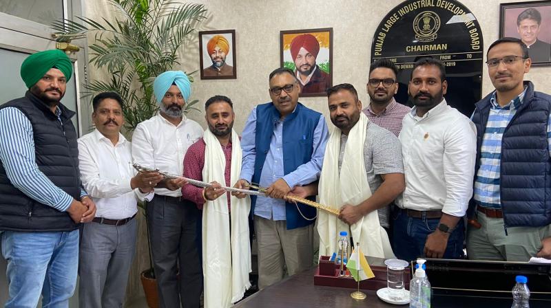 Punjab Large Industrial Development Board Chairman Pawan Dewan honors NRI fraternity