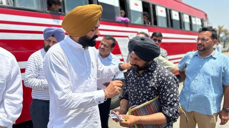 The Transport Minister checked the documents of 63 buses at 3 places The Transport Minister checked the documents of 63 buses at 3 places