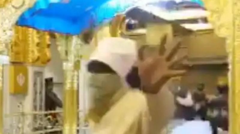 Today during the 1st Ardaas at Gurdwara Sri Bangla Sahib, a shocking incident happened when a miscreant jumped inside the Thara Sahib and misbehaved