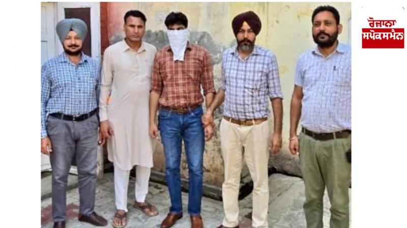 ਵਿਜੀਲੈਂਸ ਵੱਲੋਂ 5,000 ਰੁਪਏ ਰਿਸ਼ਵਤ ਲੈਂਦਾ ਥਾਣੇ ਦਾ ਮੁੱਖ ਮੁਨਸ਼ੀ ਸਤਨਾਮ ਸਿੰਘ ਰੰਗੇ ਹੱਥੀਂ ਕਾਬੂ ਵਿਜੀਲੈਂਸ ਵੱਲੋਂ 5,000 ਰੁਪਏ ਰਿਸ਼ਵਤ ਲੈਂਦਾ ਥਾਣੇ ਦਾ ਮੁੱਖ ਮੁਨਸ਼ੀ ਸਤਨਾਮ ਸਿੰਘ ਰੰਗੇ ਹੱਥੀਂ ਕਾਬੂ