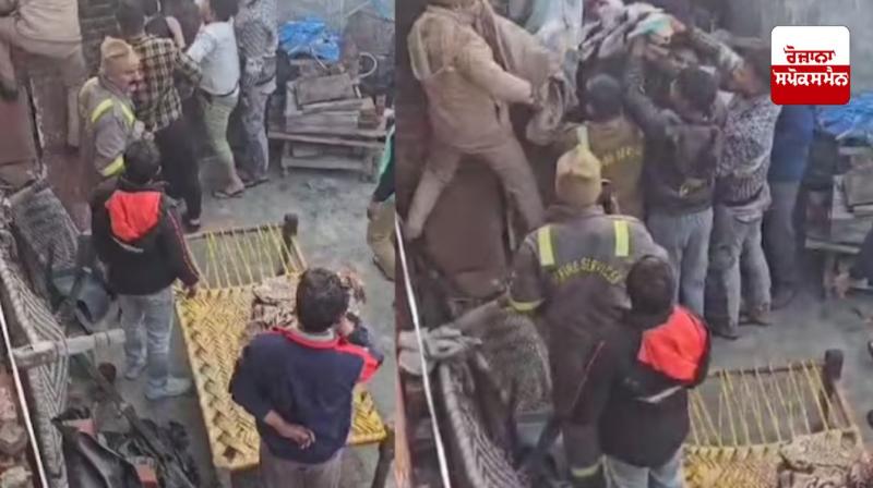 Ghaziabad A terrible fire broke out in a house Ghaziabad A terrible fire broke out in a house