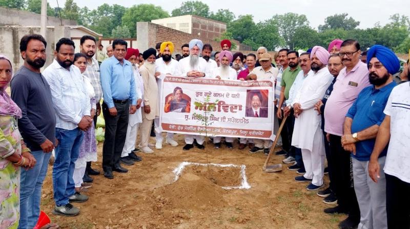 Speaker Sandhavan planted saplings in memory of Joginder Singh Spokesman Speaker Sandhavan planted saplings in memory of Joginder Singh Spokesman