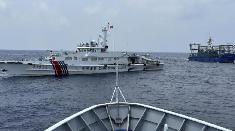 The ships of China and the Philippines clashed again in the disputed water area The ships of China and the Philippines clashed again in the disputed water area