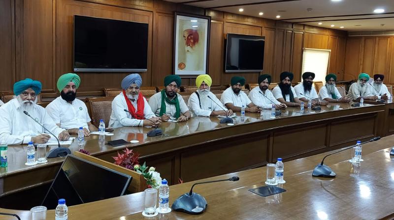 Third round meeting with sugarcane farmers continues Third round meeting with sugarcane farmers continues