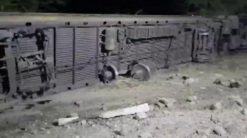 train derailed train derailed