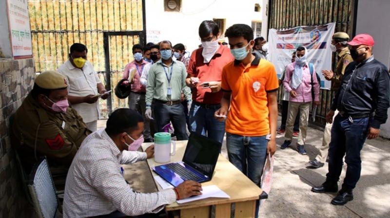 Delhi another doctor of mohalla clinic tested coronavirus positive
