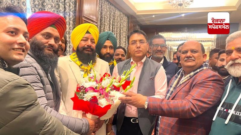 ਅਮਨ ਅਰੋੜਾ ਨੇ ਨਵੇਂ ਚੁਣੇ ਅਹੁਦੇਦਾਰਾਂ ਨੂੰ ਦਿੱਤੀਆਂ ਸ਼ੁਭਕਾਮਨਾਵਾਂ ਦਿੰਦੇ ਹੋਏ ਅਮਨ ਅਰੋੜਾ ਨੇ ਨਵੇਂ ਚੁਣੇ ਅਹੁਦੇਦਾਰਾਂ ਨੂੰ ਦਿੱਤੀਆਂ ਸ਼ੁਭਕਾਮਨਾਵਾਂ ਦਿੰਦੇ ਹੋਏ
