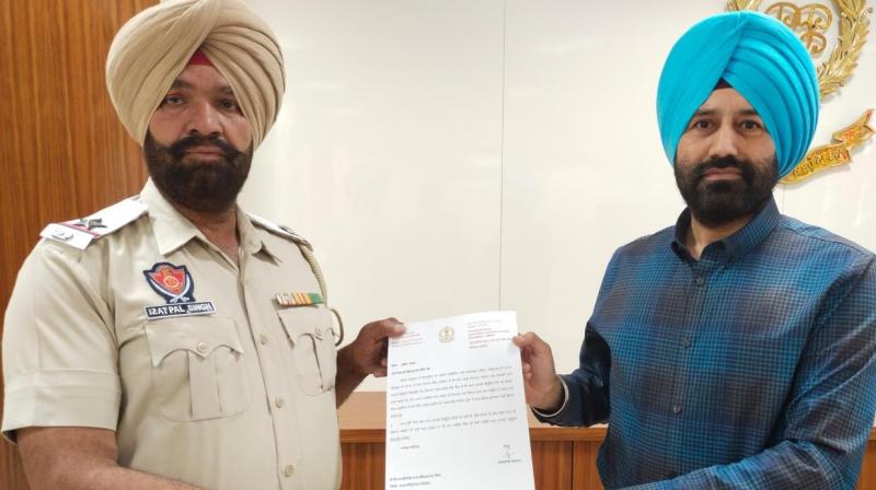 ASI Izatpal Singh received letter of appreciation for honest duty ASI Izatpal Singh received letter of appreciation for honest duty