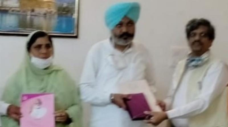 AAP leaders including Cheema pay homage to Acharya Maha Pragya AAP leaders including Cheema pay homage to Acharya Maha Pragya