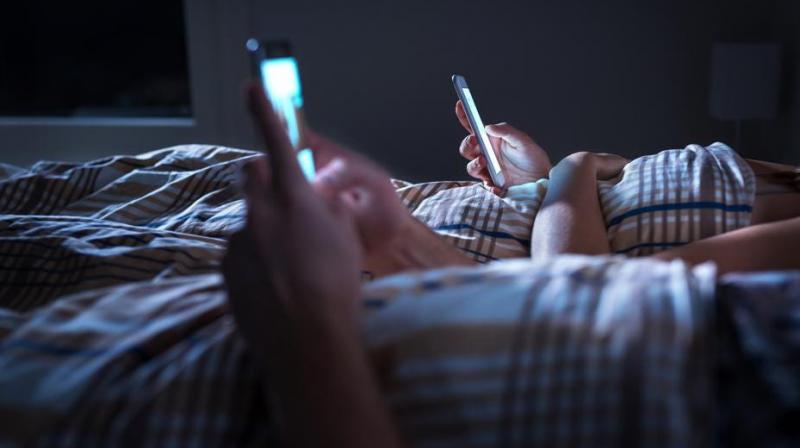 Indians spend an average of 7 hours daily on social sites Indians spend an average of 7 hours daily on social sites
