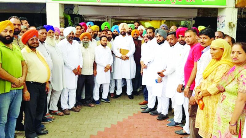  During the meeting, Balbir Singh Sidhu with Congress workers and leaders