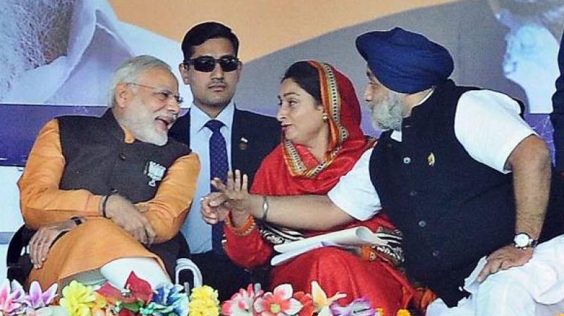 Sukhbir Badal, Harsimrat Kaur Badal with Narendra Modi Sukhbir Badal, Harsimrat Kaur Badal with Narendra Modi