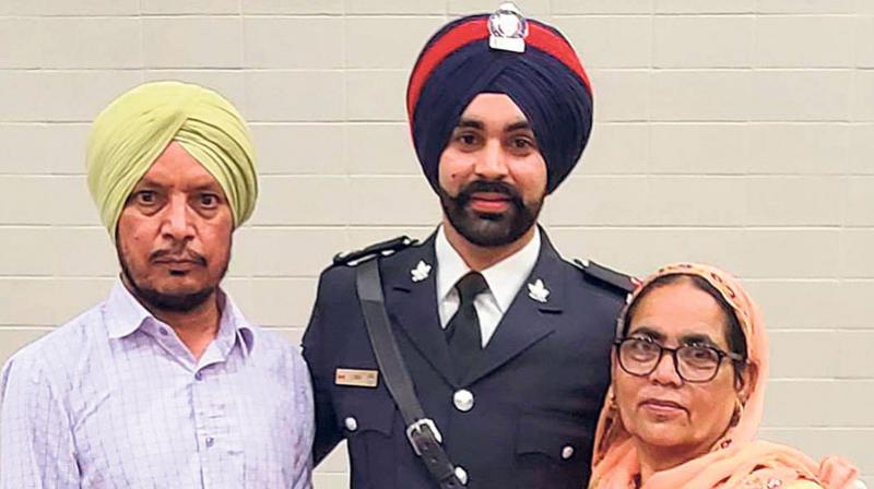 Punjabi youth joined Toronto police Punjabi youth joined Toronto police
