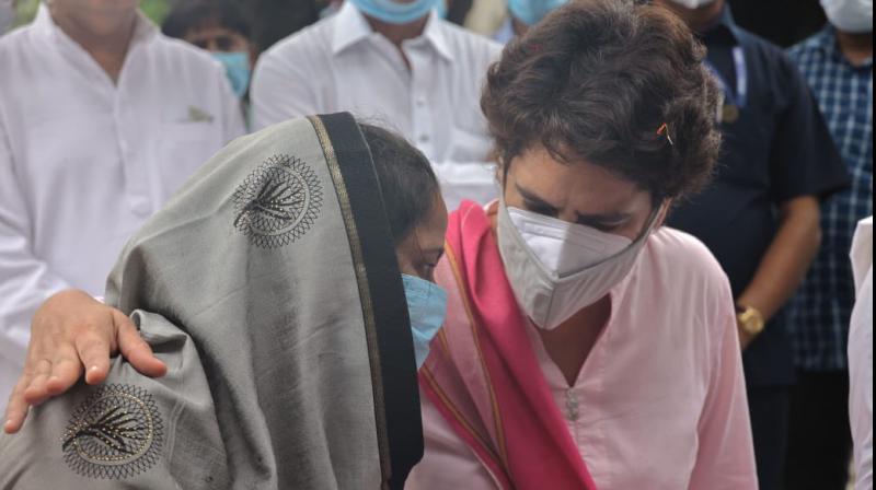 Priyanka Gandhi met Anita Yadav, victim of misbehaviour in UP Panchayat elections Priyanka Gandhi met Anita Yadav, victim of misbehaviour in UP Panchayat elections