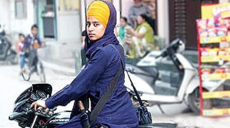 Sikh women in Chandigarh are not exempted from helmets Sikh women in Chandigarh are not exempted from helmets