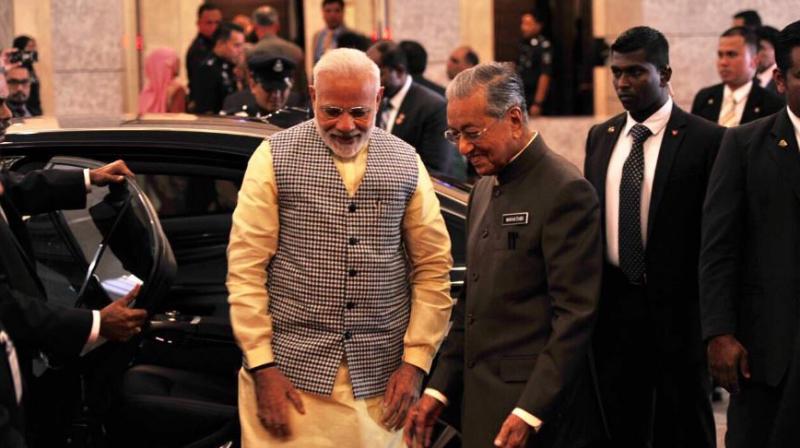 Modi reached Malaysia, PM will meet Mahatir Mohammad 