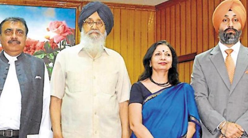 Dr Vinay Kapoor Mehra Wuth Badal Dr Vinay Kapoor Mehra Wuth Badal