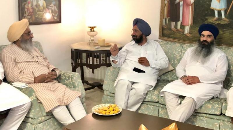 Sukhjinder Singh Randhawa calls on Baba Sarbjot Singh Bedi Sukhjinder Singh Randhawa calls on Baba Sarbjot Singh Bedi
