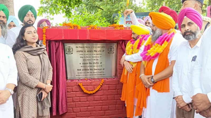 The Public Works Minister laid the foundation stones of three road projects worth Rs 22.56 crore