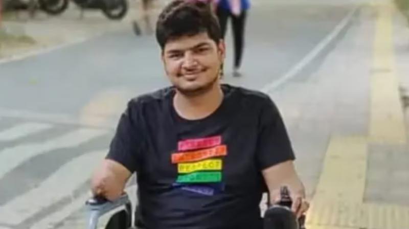 Suraj Tiwari who lost his legs in accident clears UPSC Civil Services Suraj Tiwari who lost his legs in accident clears UPSC Civil Services